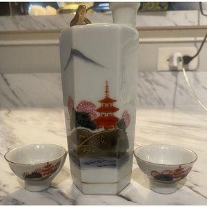 Vintage Whistling Bird Kamotsuru Sake Bottle Decanter Pagoda Scene